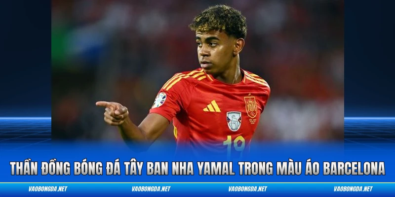 Thần đồng bóng đá Tây Ban Nha Yamal trong màu áo Barcelona